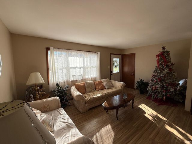 338 N Bill Street, Francesville, IN 47946