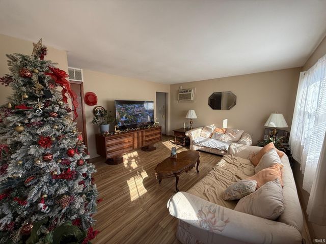 338 N Bill Street, Francesville, IN 47946