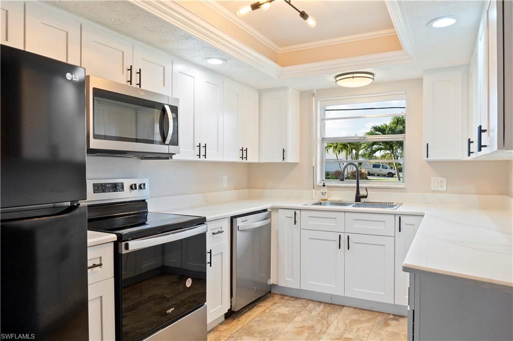 Image 3 of property listing at 834 SE 46th ST 1C, Cape Coral, FL 33904