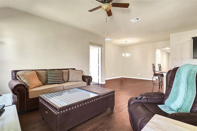 54 Rodeo Crest Drive, Manvel, TX 77578