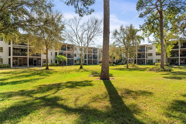 4910 BAY STREET NE 311, St Petersburg, FL 33703