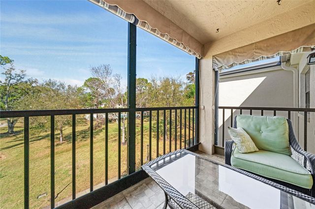 4910 BAY STREET NE 311, St Petersburg, FL 33703