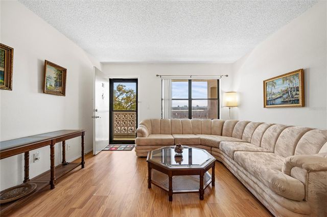 4910 BAY STREET NE 311, St Petersburg, FL 33703