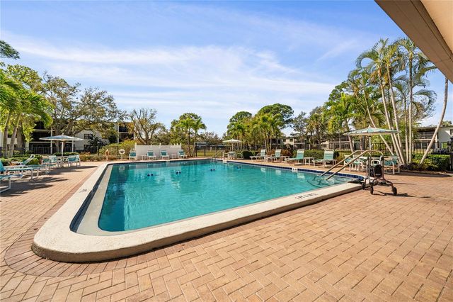 4910 BAY STREET NE 311, St Petersburg, FL 33703