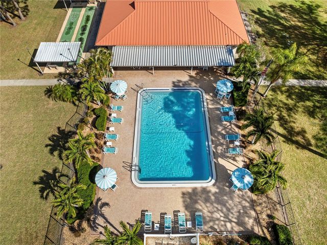 4910 BAY STREET NE 311, St Petersburg, FL 33703