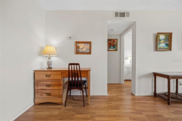 4910 BAY STREET NE 311, St Petersburg, FL 33703