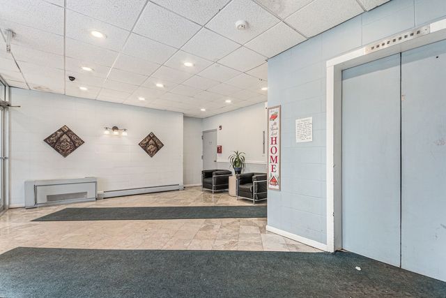 1043 S YORK Road 202, Bensenville, IL 60106