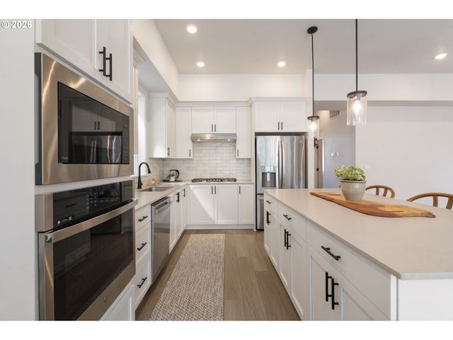 13927 Sw 165TH Ave, Tigard, OR 97223