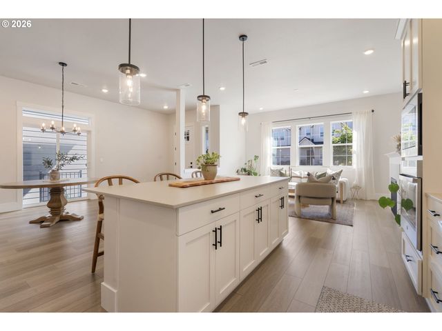 13927 Sw 165TH Ave, Tigard, OR 97223