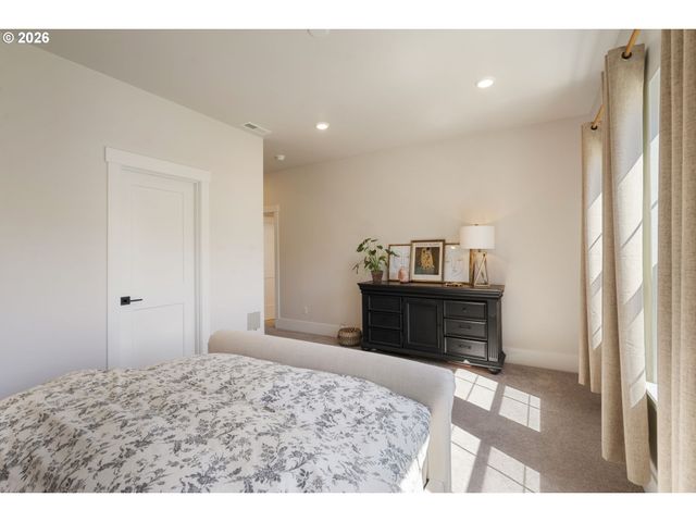 13927 Sw 165TH Ave, Tigard, OR 97223