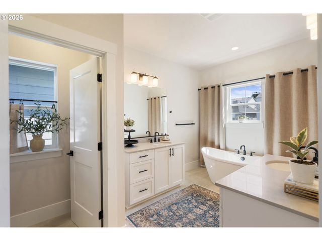 13927 Sw 165TH Ave, Tigard, OR 97223
