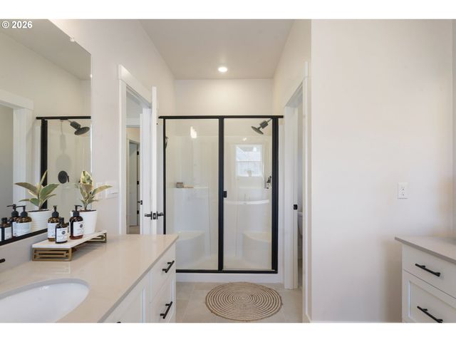 13927 Sw 165TH Ave, Tigard, OR 97223