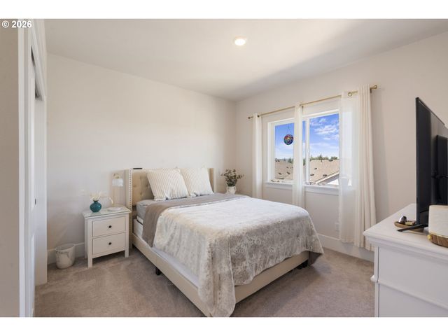 13927 Sw 165TH Ave, Tigard, OR 97223
