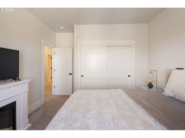 13927 Sw 165TH Ave, Tigard, OR 97223