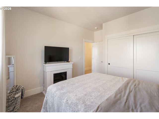 13927 Sw 165TH Ave, Tigard, OR 97223