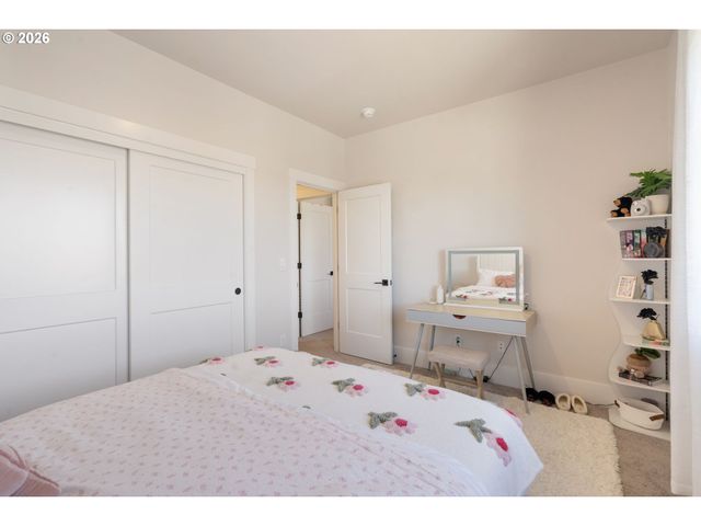 13927 Sw 165TH Ave, Tigard, OR 97223