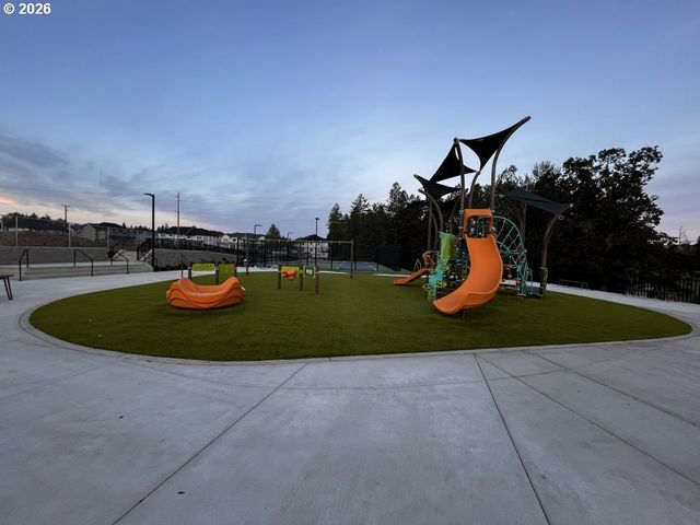 13927 Sw 165TH Ave, Tigard, OR 97223