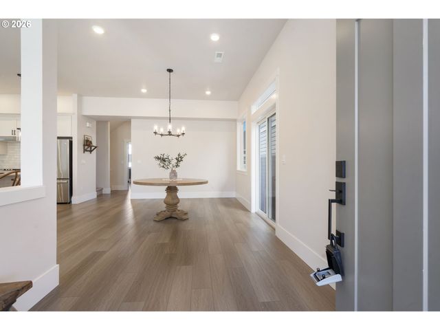 13927 Sw 165TH Ave, Tigard, OR 97223