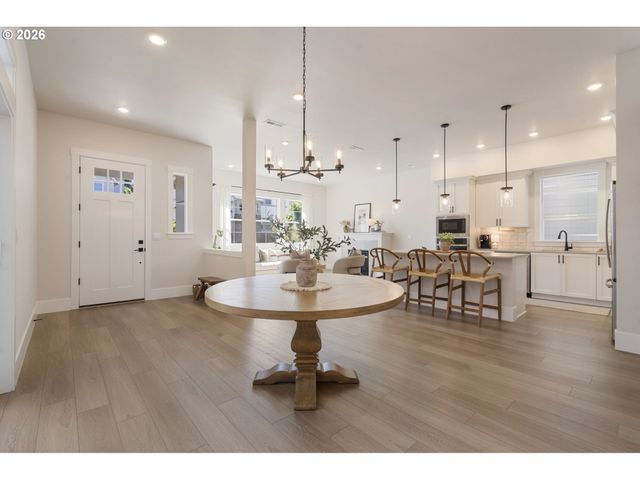 13927 Sw 165TH Ave, Tigard, OR 97223