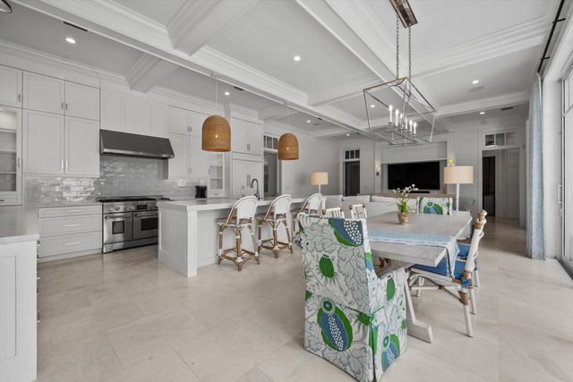 104 Lanitee Circle, Jupiter, FL 33458