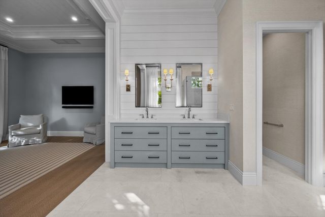 104 Lanitee Circle, Jupiter, FL 33458