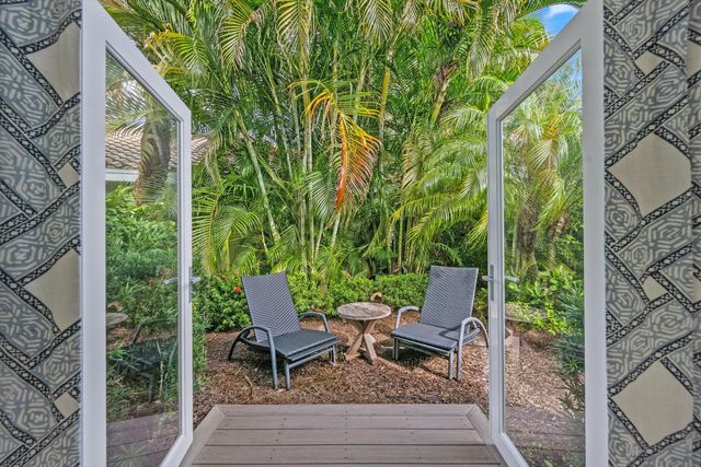 104 Lanitee Circle, Jupiter, FL 33458