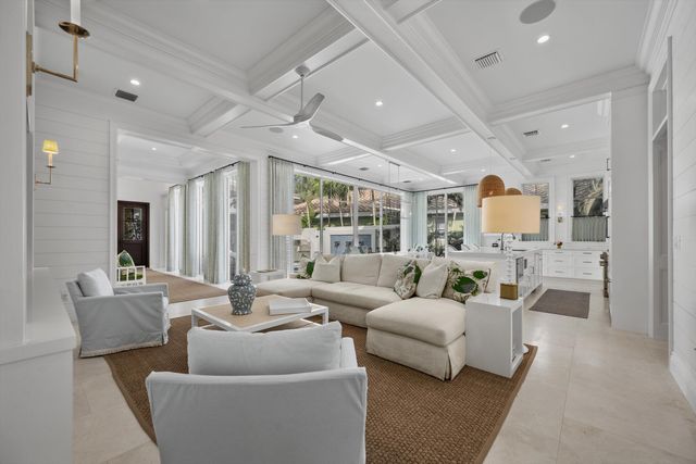 104 Lanitee Circle, Jupiter, FL 33458
