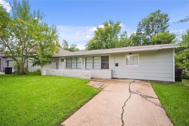 5822 Glenhurst Drive, Houston, TX 77033