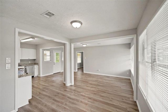 5822 Glenhurst Drive, Houston, TX 77033