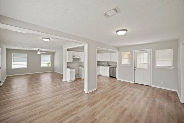 5822 Glenhurst Drive, Houston, TX 77033