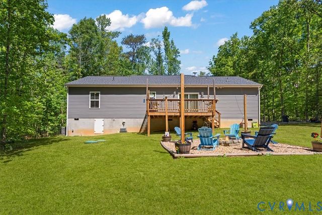 3737 Robinson Rd, Gum Spring, VA 23063