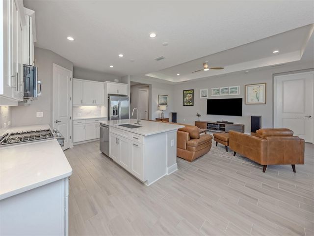 390 ARIANO AVENUE, Nokomis, FL 34275