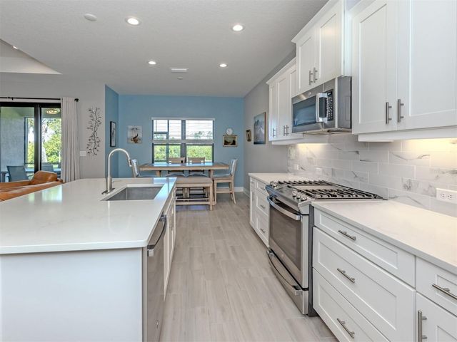 390 ARIANO AVENUE, Nokomis, FL 34275