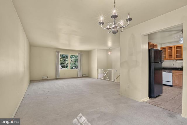 6105 FERNLEIGH BLVD, Springfield, VA 22152