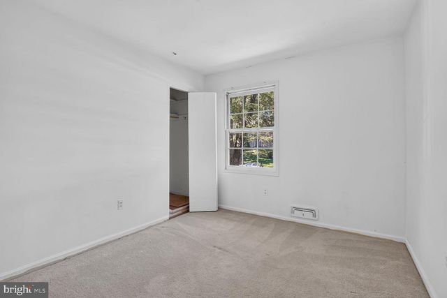 6105 FERNLEIGH BLVD, Springfield, VA 22152