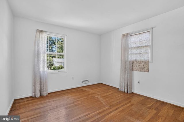 6105 FERNLEIGH BLVD, Springfield, VA 22152
