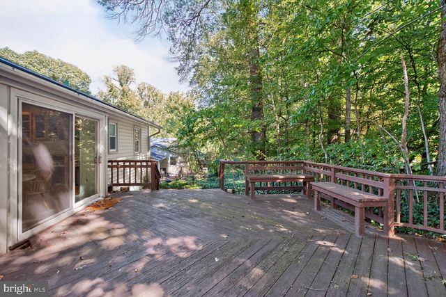 6105 FERNLEIGH BLVD, Springfield, VA 22152
