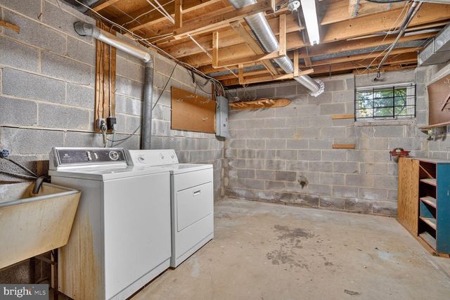 6105 FERNLEIGH BLVD, Springfield, VA 22152