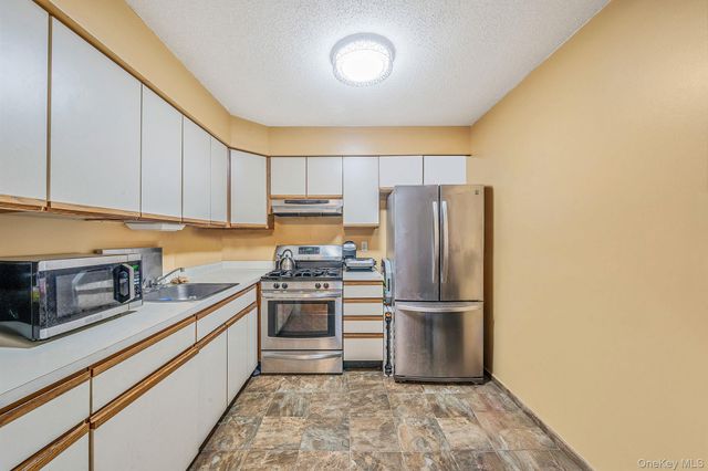 485 Essex Street, Brooklyn, NY 11208