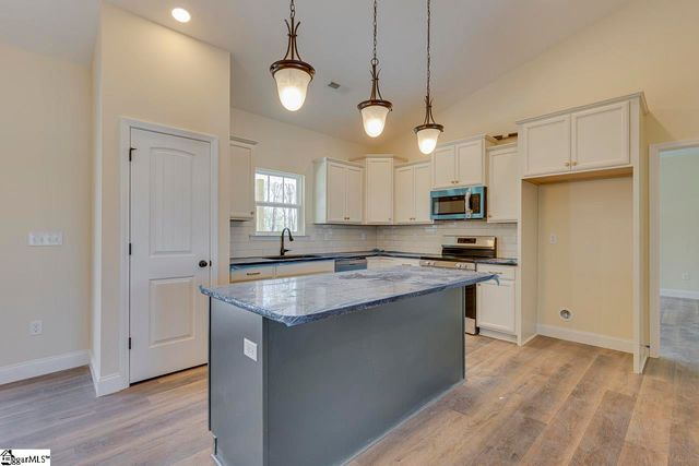 209 Old Glory Court, Pickens, SC 29671