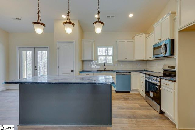 209 Old Glory Court, Pickens, SC 29671