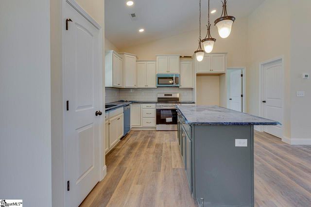 209 Old Glory Court, Pickens, SC 29671