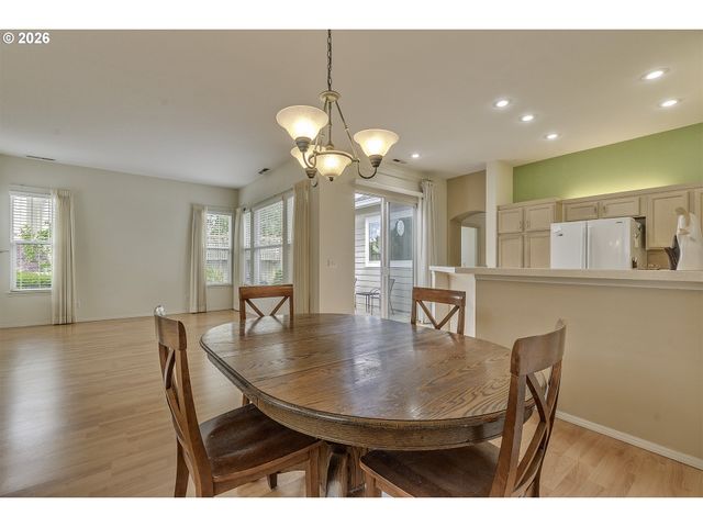 6235 Ne ROSEBAY Dr, Hillsboro, OR 97124