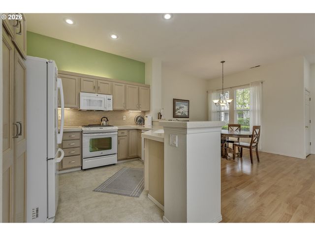6235 Ne ROSEBAY Dr, Hillsboro, OR 97124