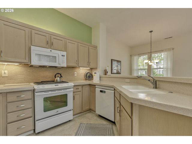 6235 Ne ROSEBAY Dr, Hillsboro, OR 97124