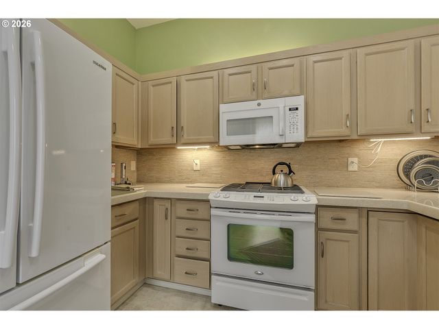 6235 Ne ROSEBAY Dr, Hillsboro, OR 97124
