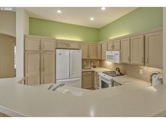 6235 Ne ROSEBAY Dr, Hillsboro, OR 97124