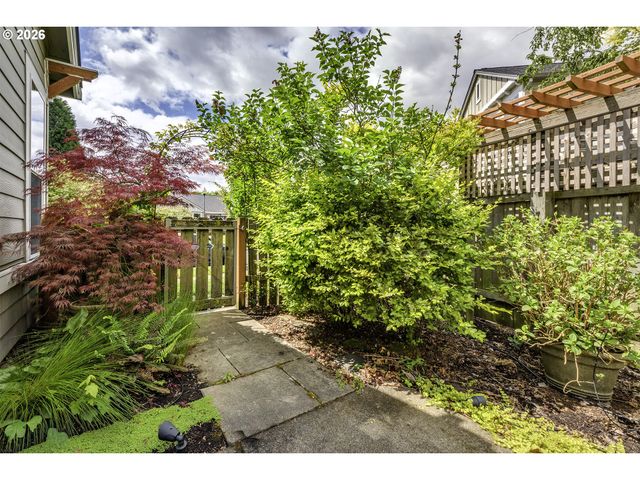 6235 Ne ROSEBAY Dr, Hillsboro, OR 97124