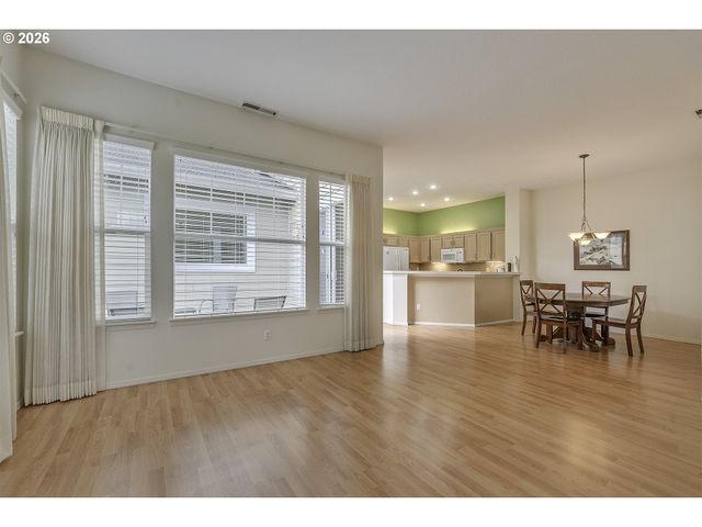 6235 Ne ROSEBAY Dr, Hillsboro, OR 97124