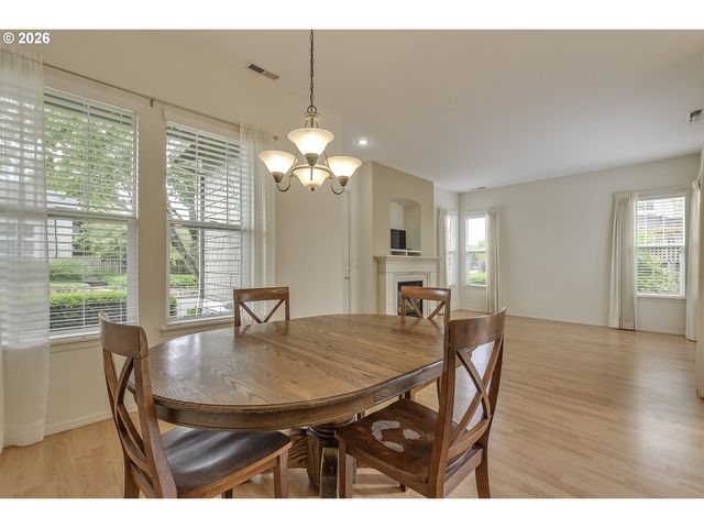 6235 Ne ROSEBAY Dr, Hillsboro, OR 97124